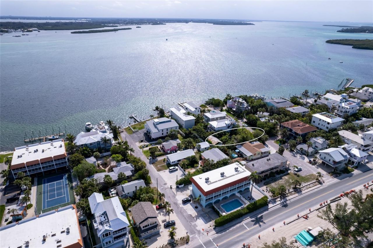 106 S 11th, Bradenton Beach, FL 34217 Photo