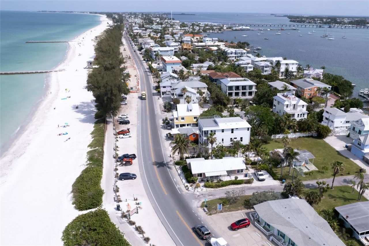 106 S 11th, Bradenton Beach, FL 34217 Photo