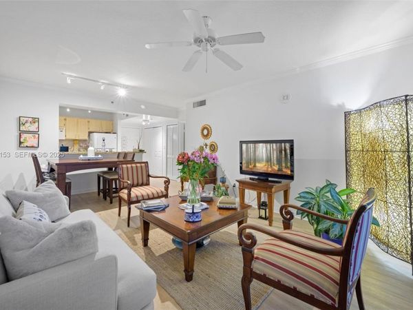 2665 SW 37th Ave, Unit 202, Miami, FL 33133