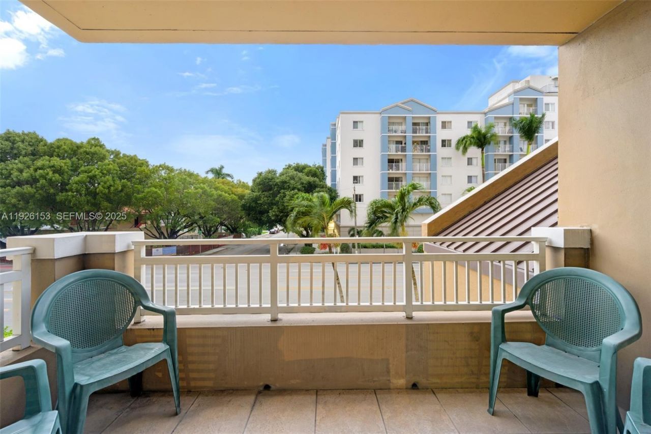 2665 SW 37th Ave, Unit 202, Miami, FL 33133 Photo