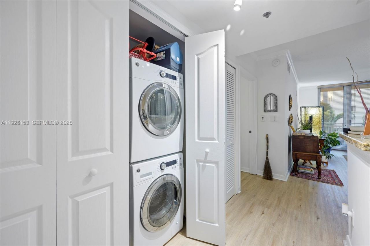 2665 SW 37th Ave, Unit 202, Miami, FL 33133 Photo