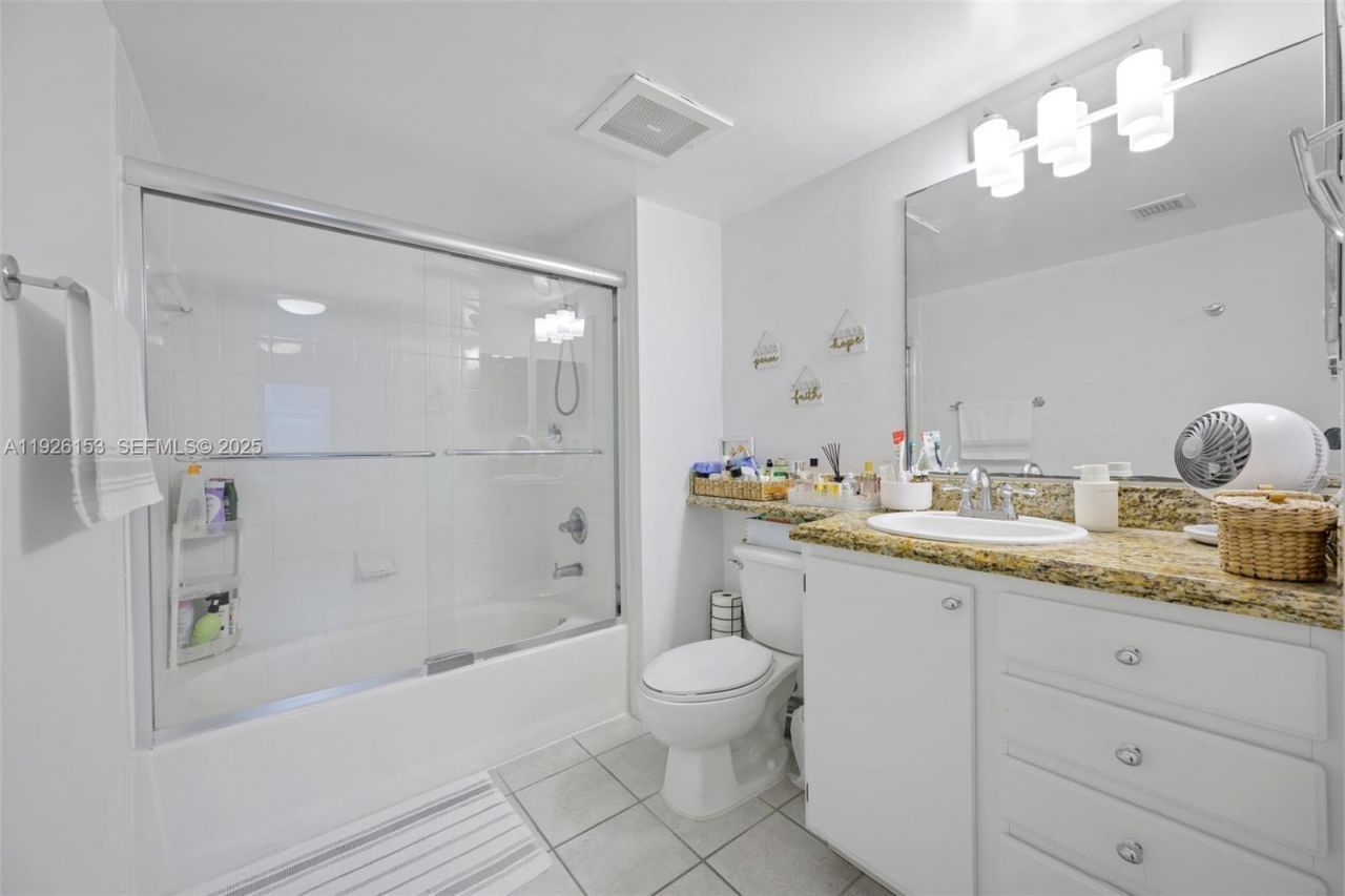 2665 SW 37th Ave, Unit 202, Miami, FL 33133 Photo