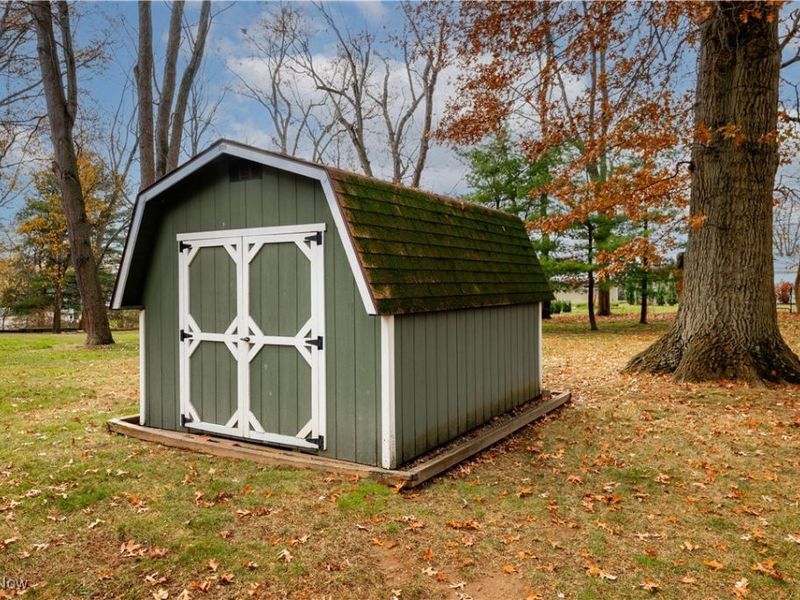 1035 Lois Avenue NW, North Canton, OH 44720 Photo 16