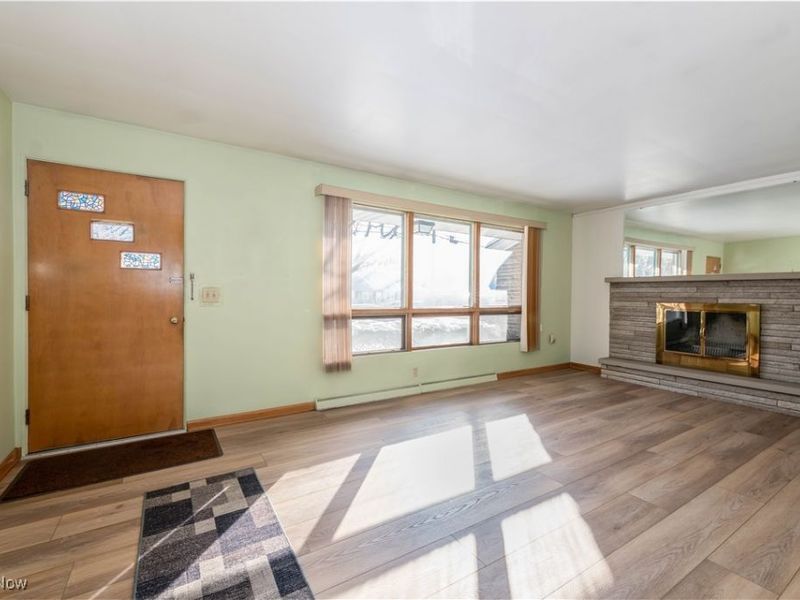 1035 Lois Avenue NW, North Canton, OH 44720 Photo 3