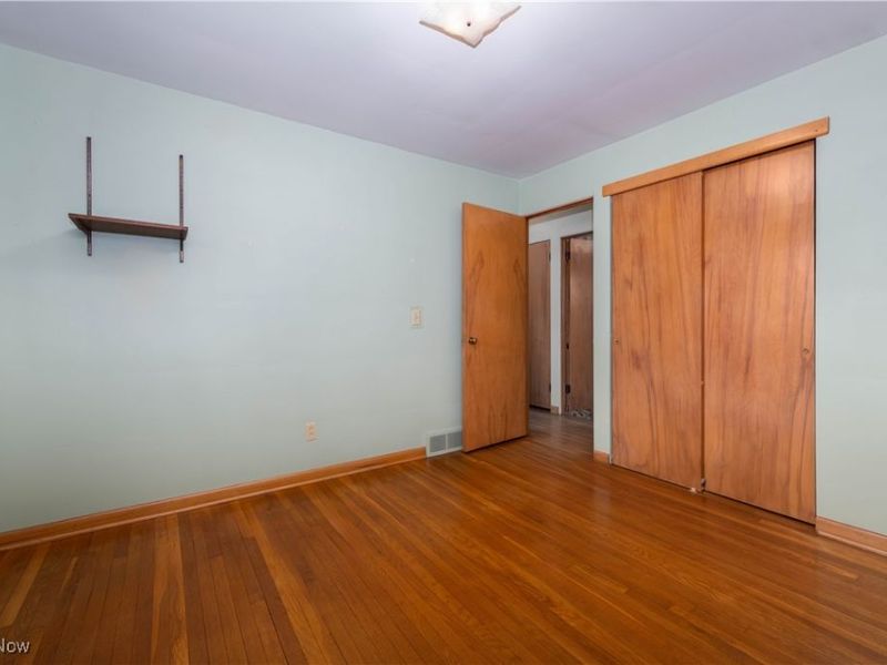 1035 Lois Avenue NW, North Canton, OH 44720 Photo 7