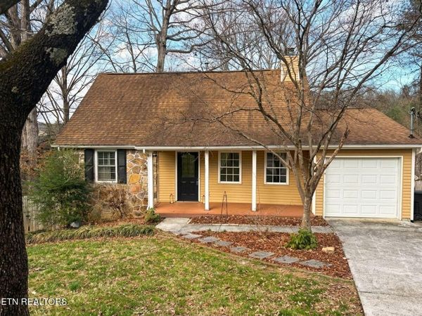 805 Tree Trunk Rd, Knoxville, TN 37934