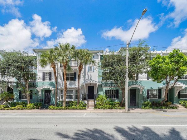 375 E Mallory Circle, Delray Beach, FL 33483