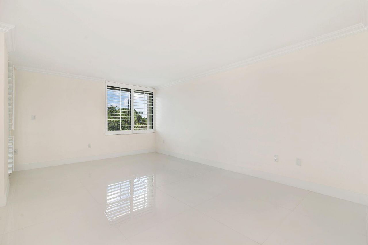 2450 Presidential Way, Unit 505, West Palm Beach, FL 33401 Photo