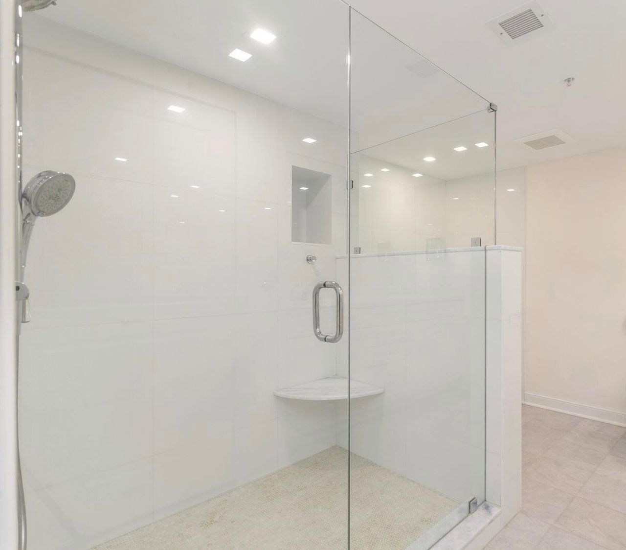 2450 Presidential Way, Unit 505, West Palm Beach, FL 33401 Photo