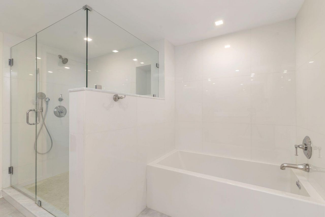 2450 Presidential Way, Unit 505, West Palm Beach, FL 33401 Photo