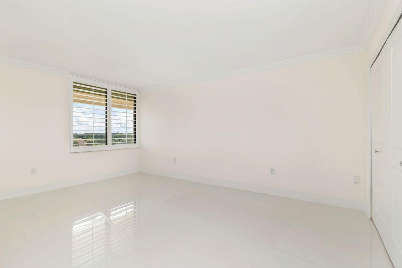 2450 Presidential Way, Unit 505, West Palm Beach, FL 33401 Photo