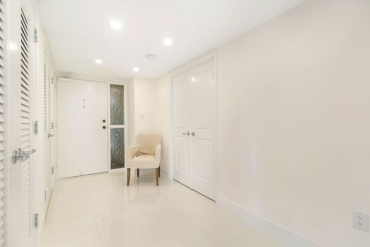 2450 Presidential Way, Unit 505, West Palm Beach, FL 33401 Photo