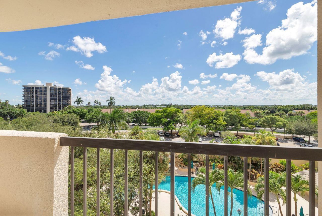 2450 Presidential Way, Unit 505, West Palm Beach, FL 33401 Photo