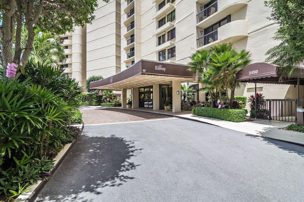 2450 Presidential Way, Unit 505, West Palm Beach, FL 33401 Photo