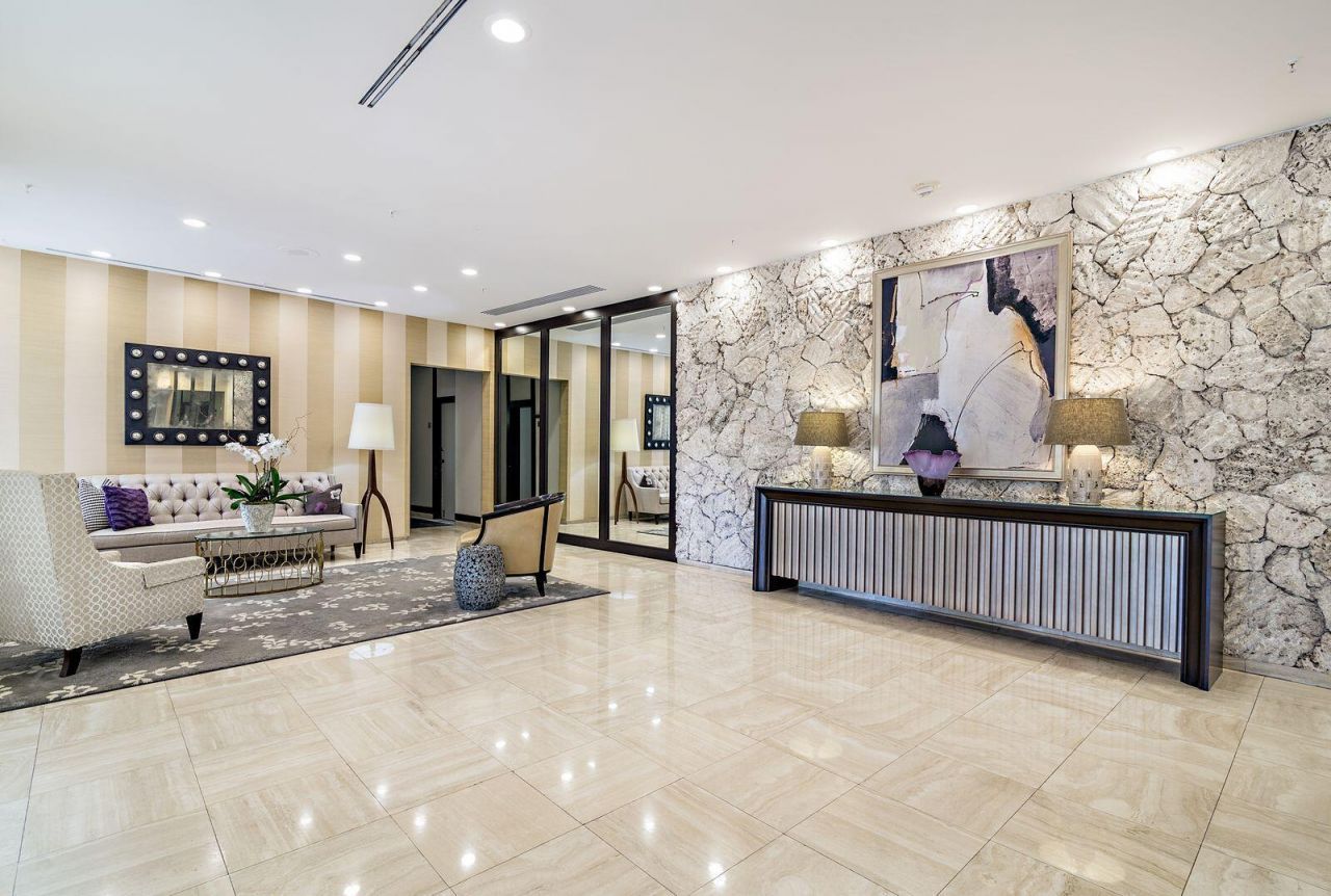 2450 Presidential Way, Unit 505, West Palm Beach, FL 33401 Photo