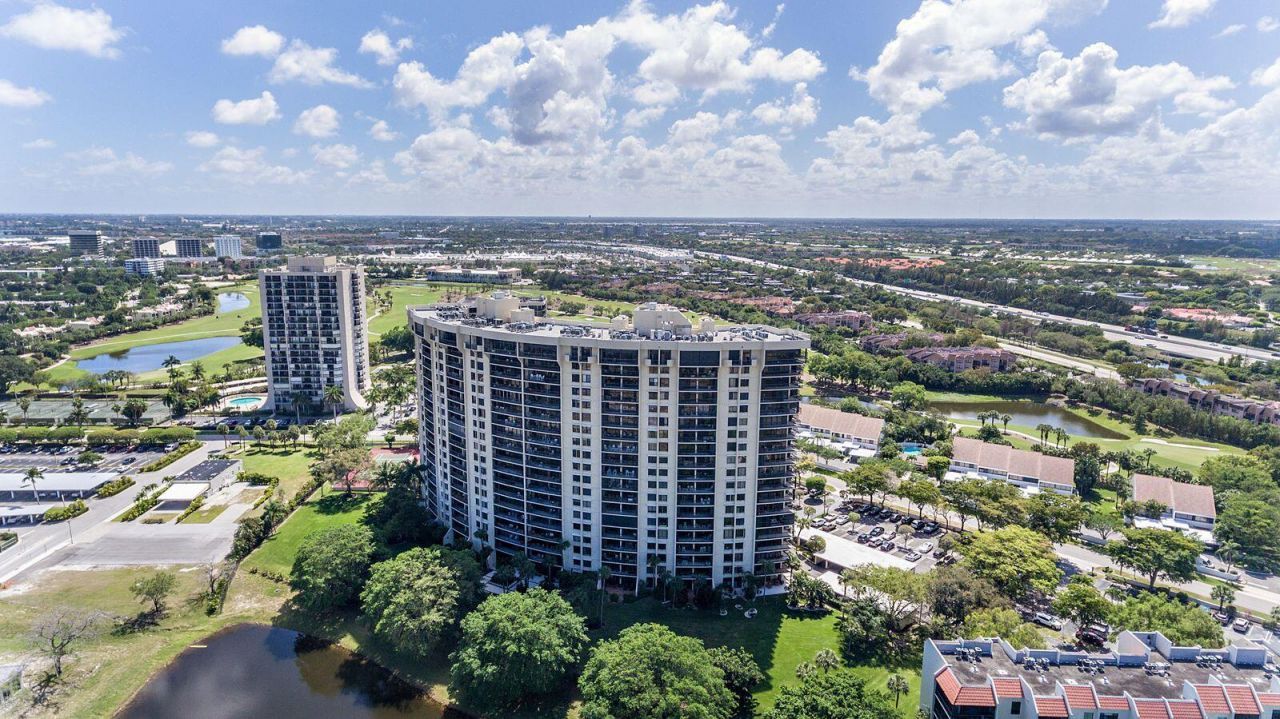 2450 Presidential Way, Unit 505, West Palm Beach, FL 33401 Photo