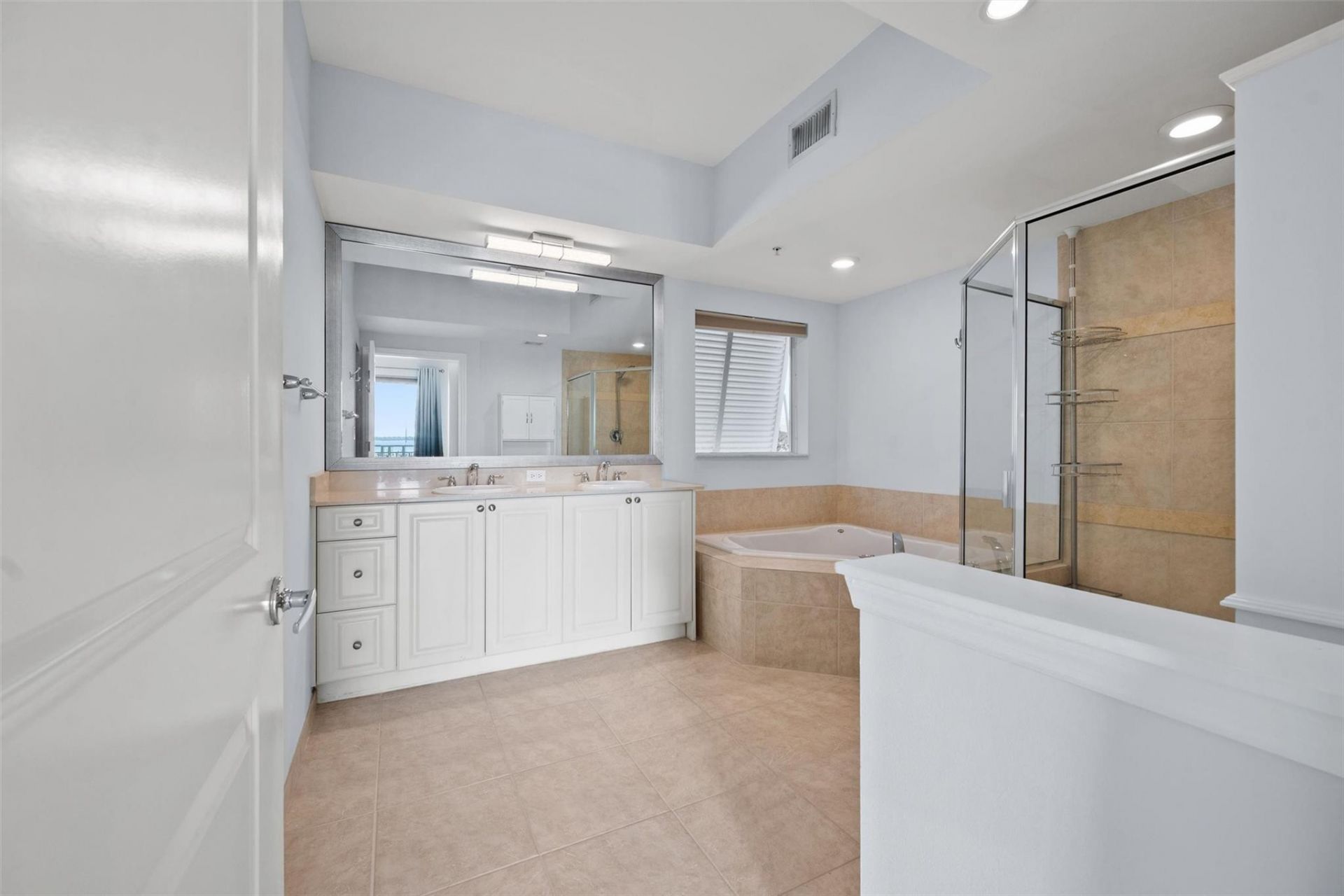 675 NW Flagler Ave, Unit 303, Stuart, FL 34994 Photo