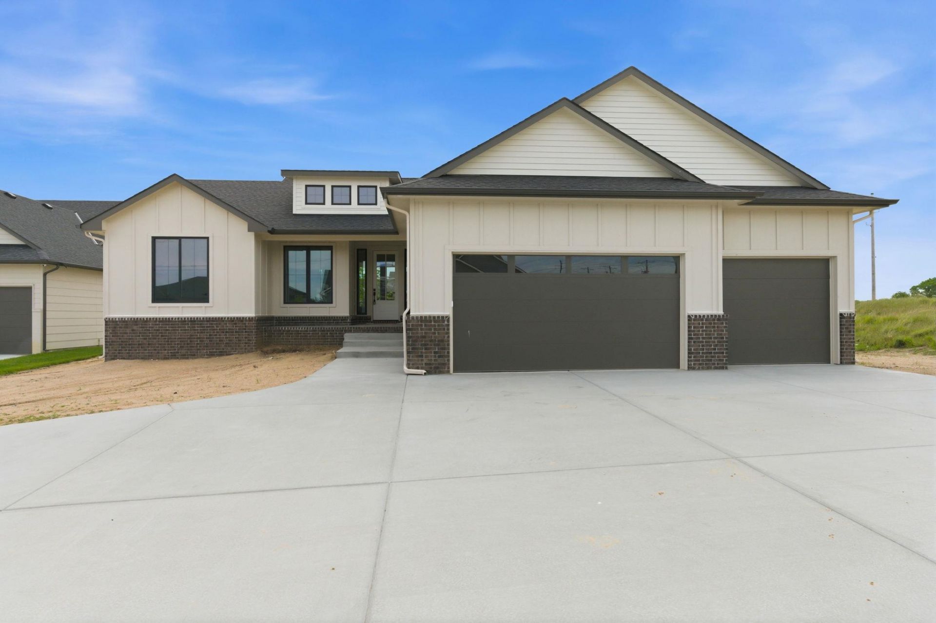 4997 N Emerald, Maize, KS 67101 Main Photo