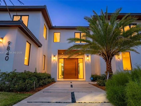 9840 SW 73rd Ct, Pinecrest, FL 33156