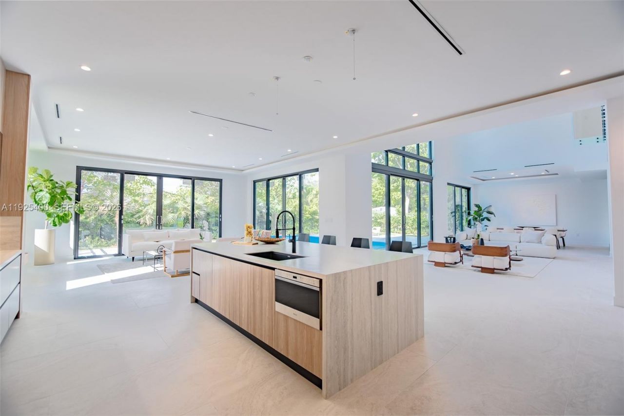 9840 SW 73rd Ct, Pinecrest, FL 33156 Photo