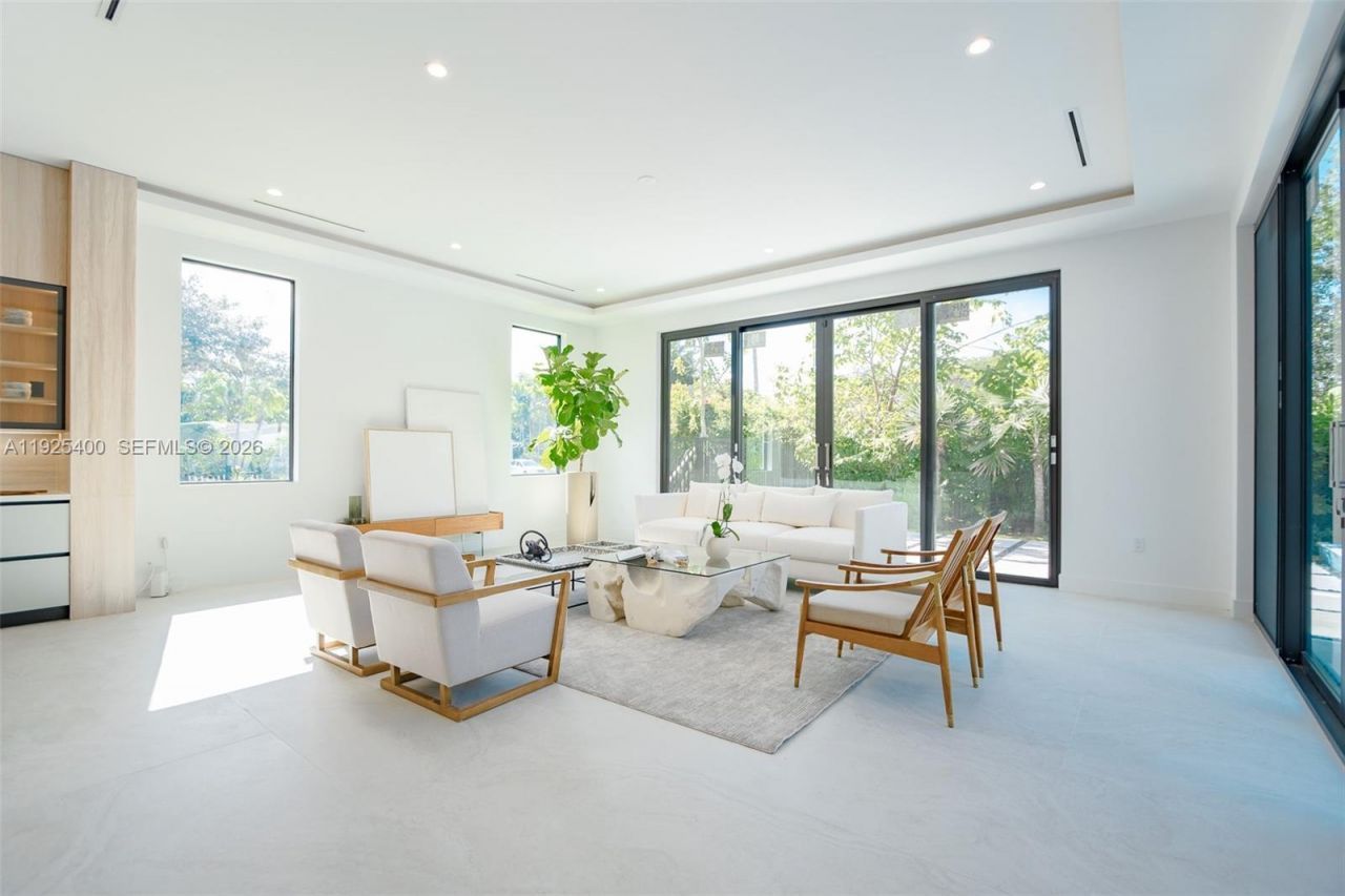 9840 SW 73rd Ct, Pinecrest, FL 33156 Photo