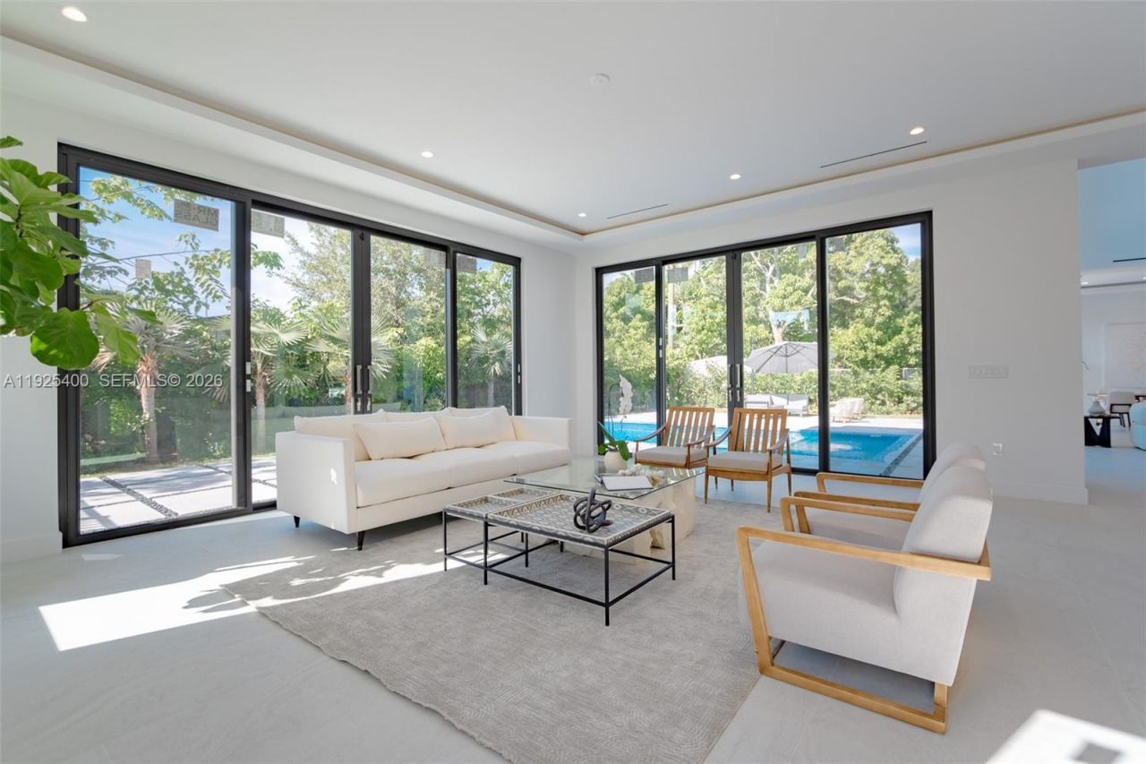 9840 SW 73rd Ct, Pinecrest, FL 33156 Photo