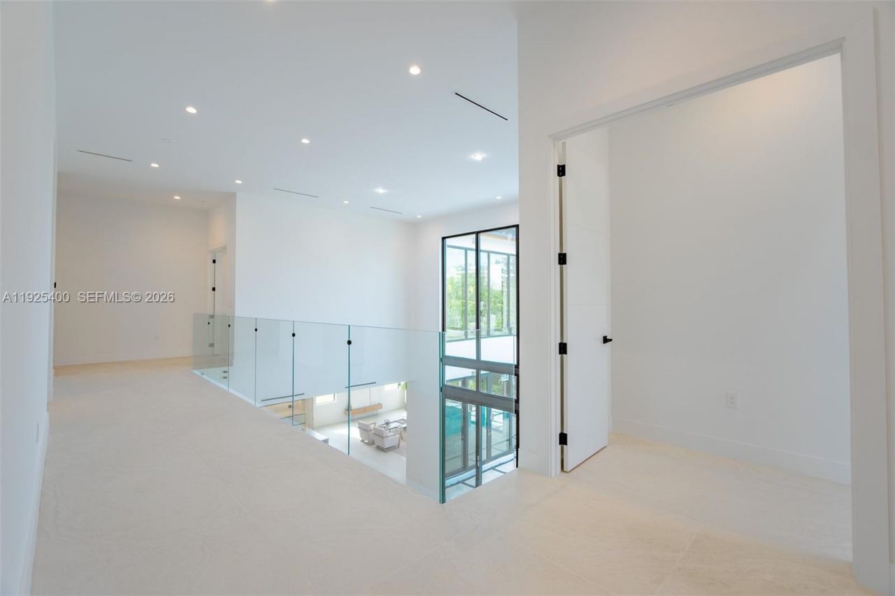 9840 SW 73rd Ct, Pinecrest, FL 33156 Photo