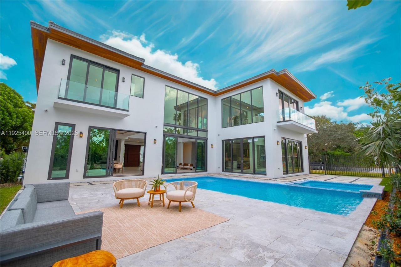 9840 SW 73rd Ct, Pinecrest, FL 33156 Photo