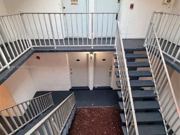 7250 SW 94th Pl, Unit B8, Miami, FL 33173