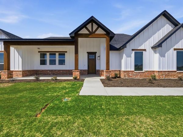 105 Cattleman Drive, Poolville, TX 76082