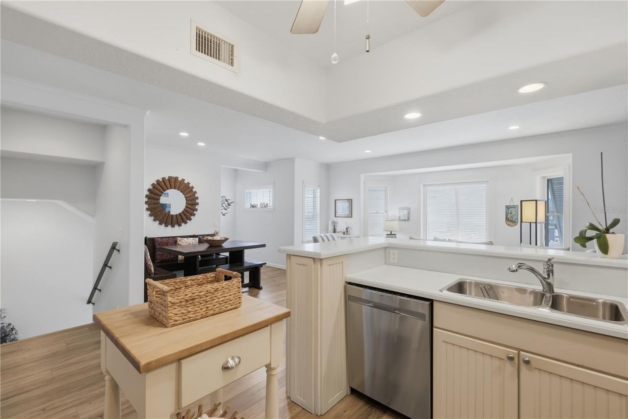 5390 Gulf Drive, Holmes Beach, FL 34217 Photo