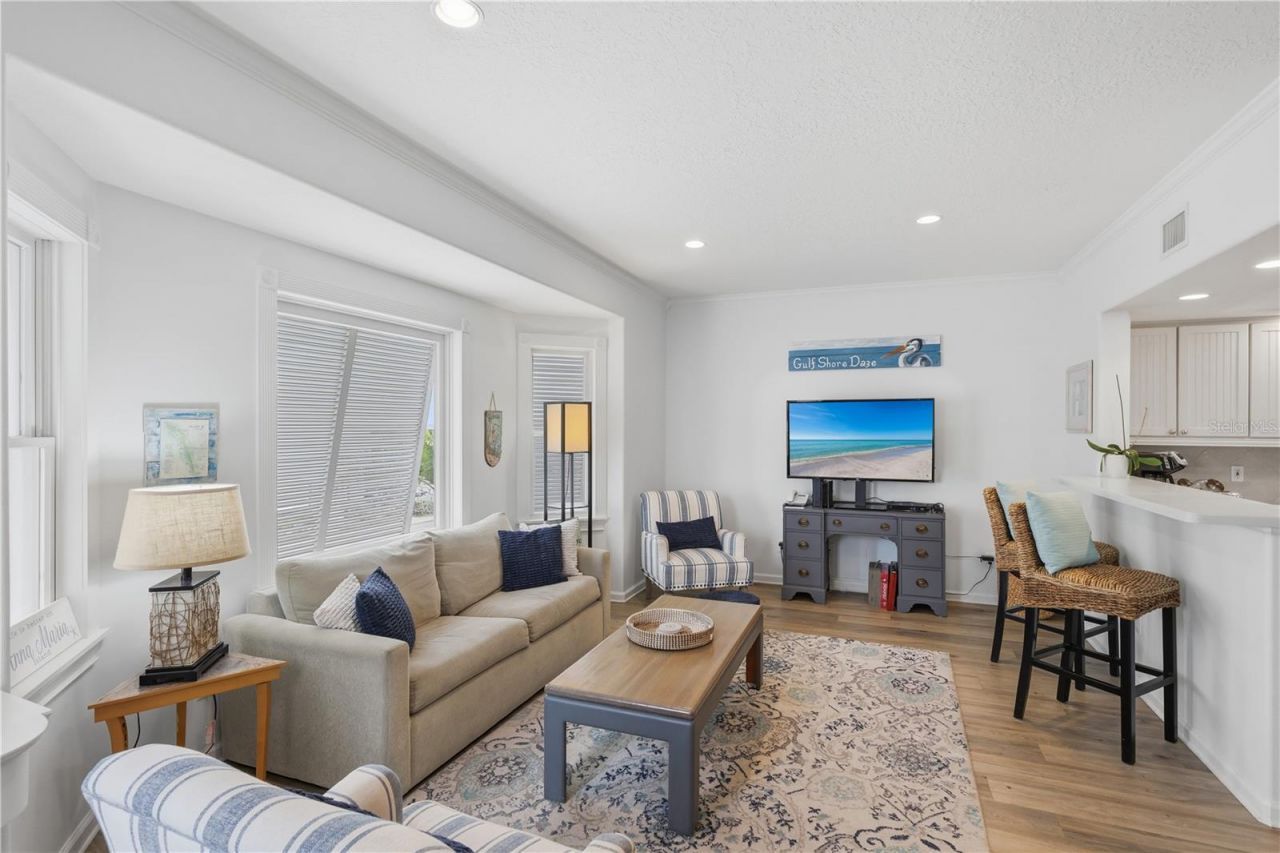 5390 Gulf Drive, Holmes Beach, FL 34217 Photo