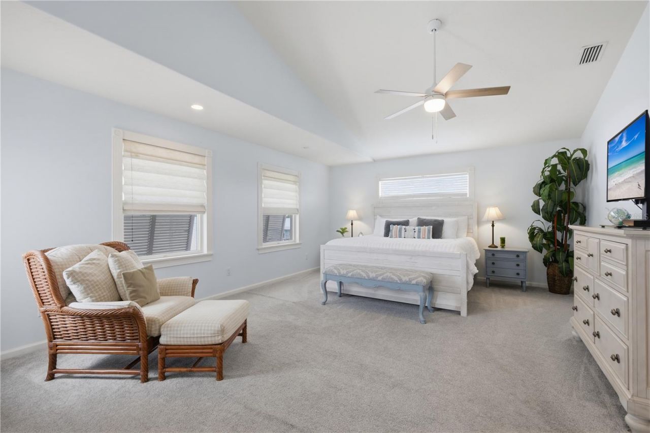 5390 Gulf Drive, Holmes Beach, FL 34217 Photo