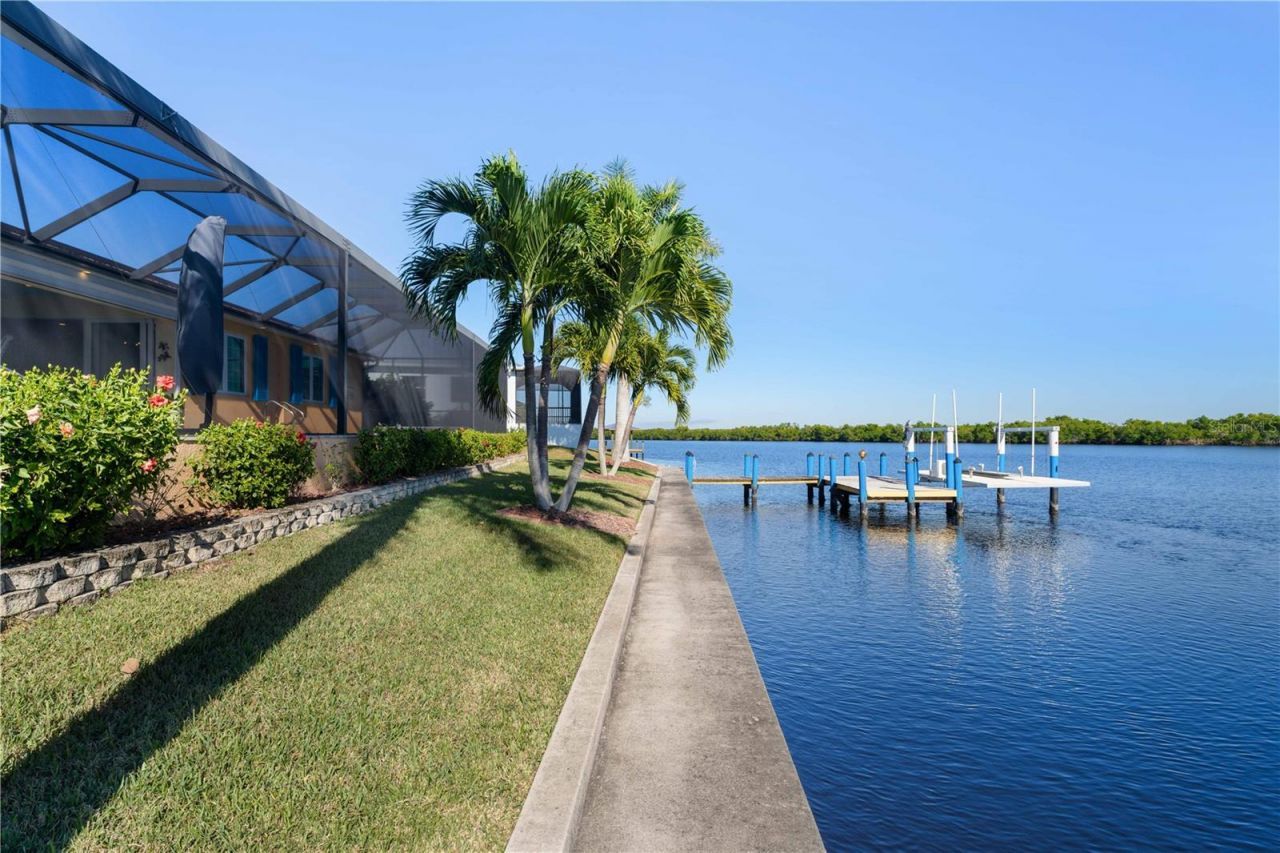 3572 Peace River Drive, Punta Gorda, FL 33983 Photo