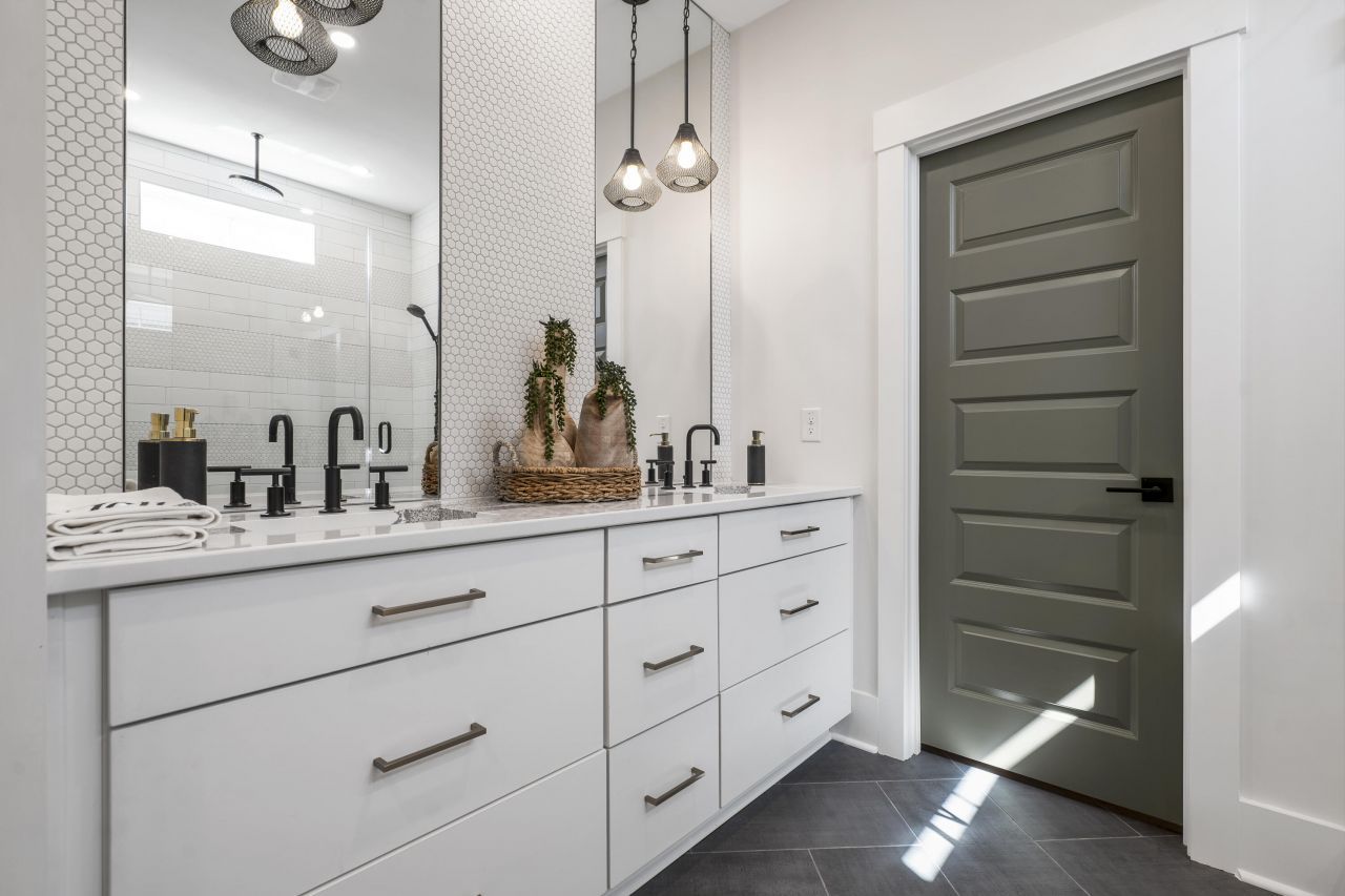 1266 Harriman Lane Photo 11