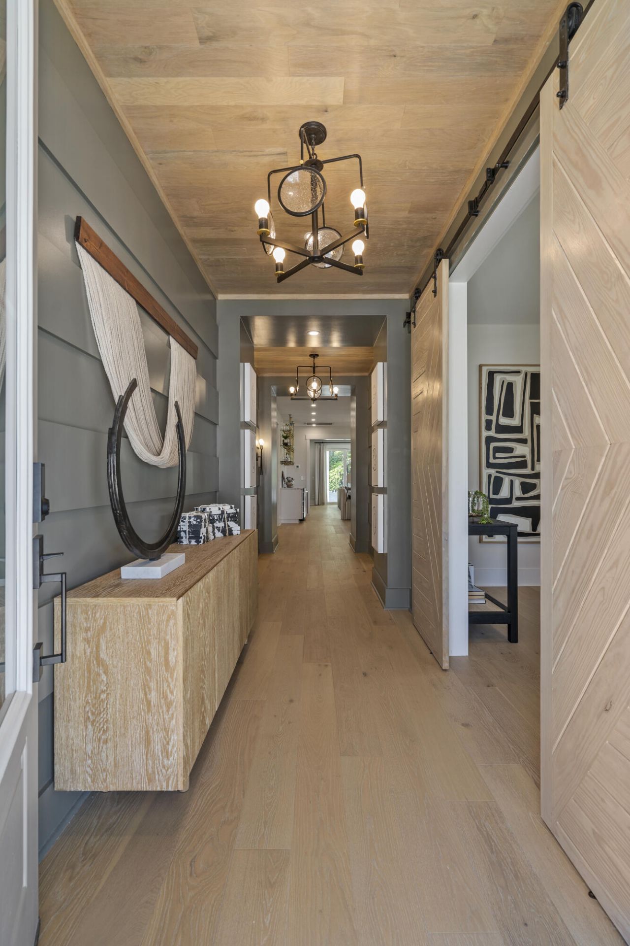 1266 Harriman Lane Photo 3