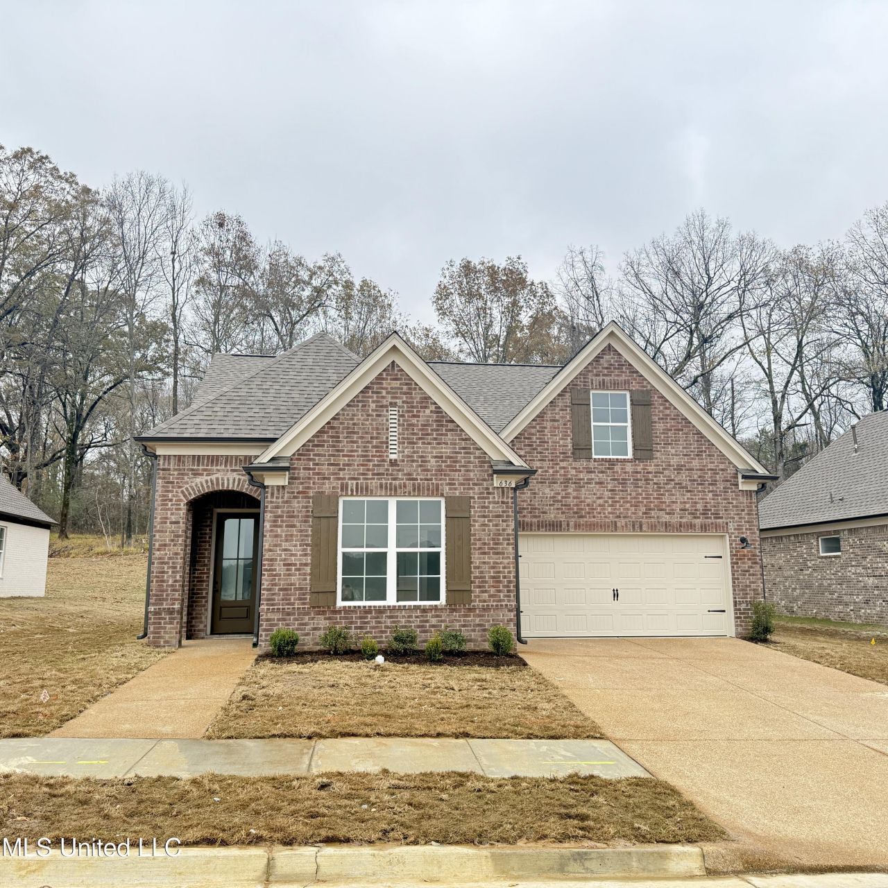 636 Tallahatchie Street, Nesbit, MS 38651 Main Photo