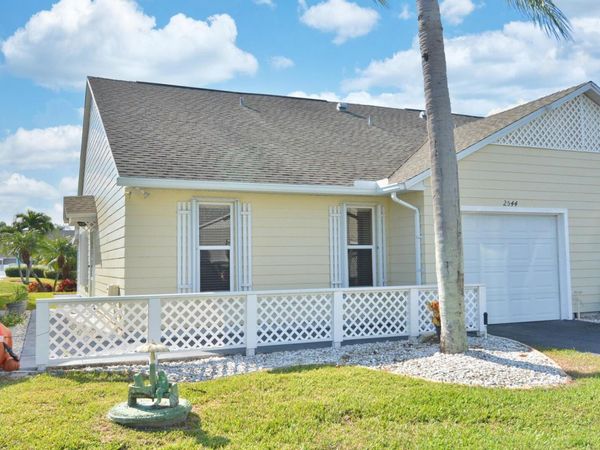 2544 SE Tropical East Circle E, Port St. Lucie, FL 34952