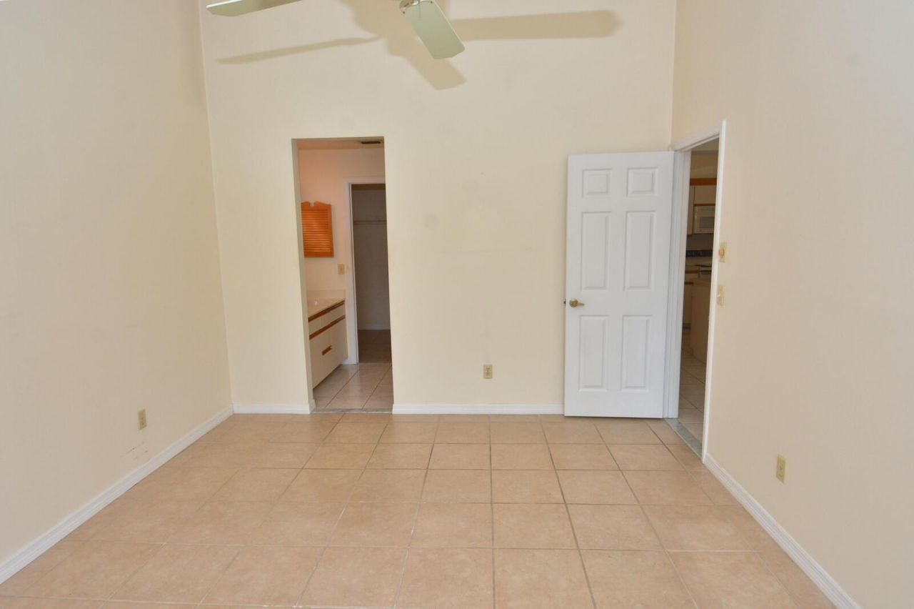 2544 SE Tropical East Circle E, Port Saint Lucie, FL 34952 Photo
