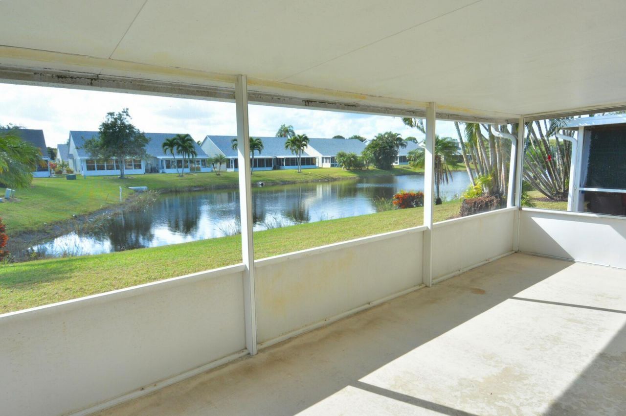 2544 SE Tropical East Circle E, Port Saint Lucie, FL 34952 Photo