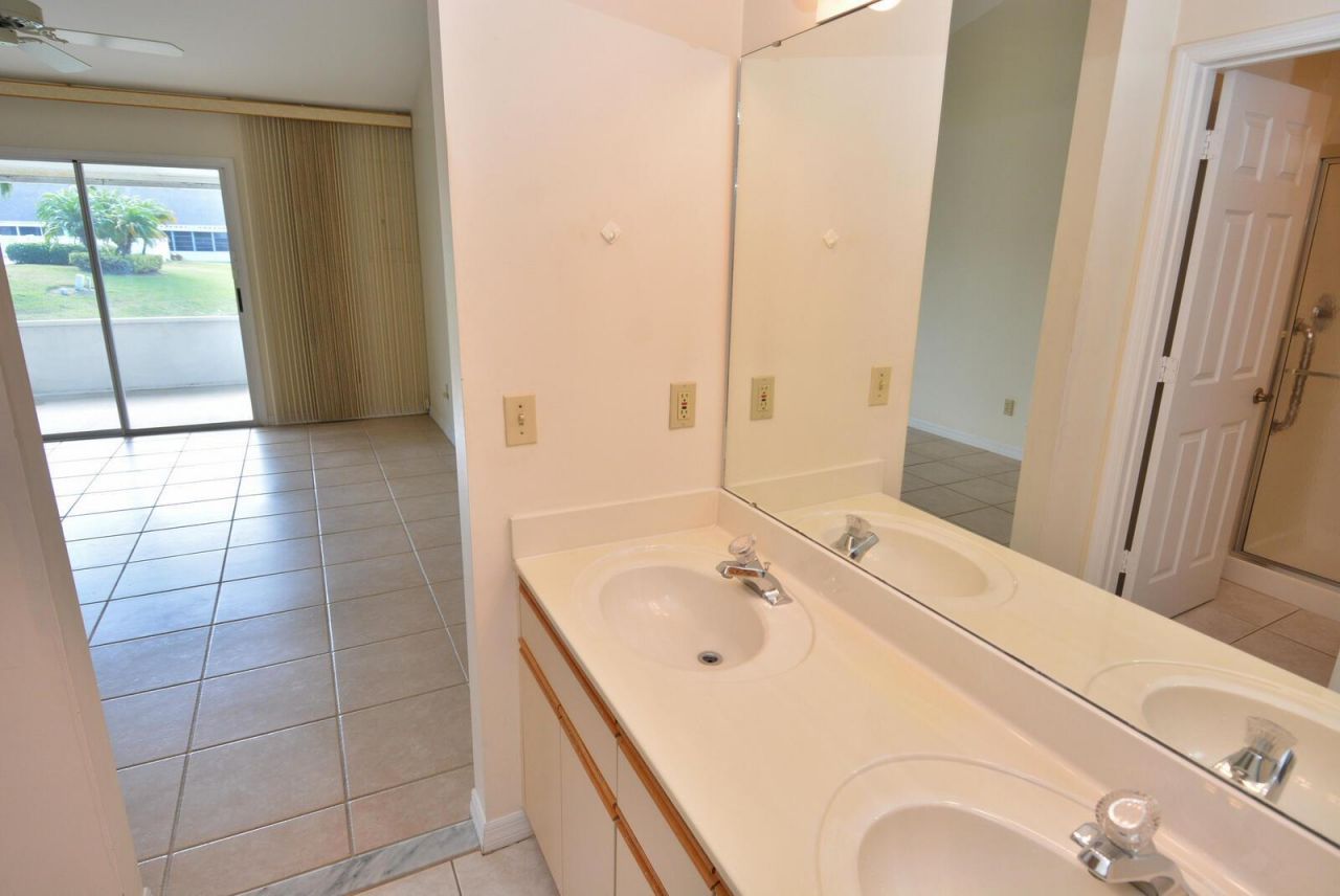 2544 SE Tropical East Circle E, Port Saint Lucie, FL 34952 Photo