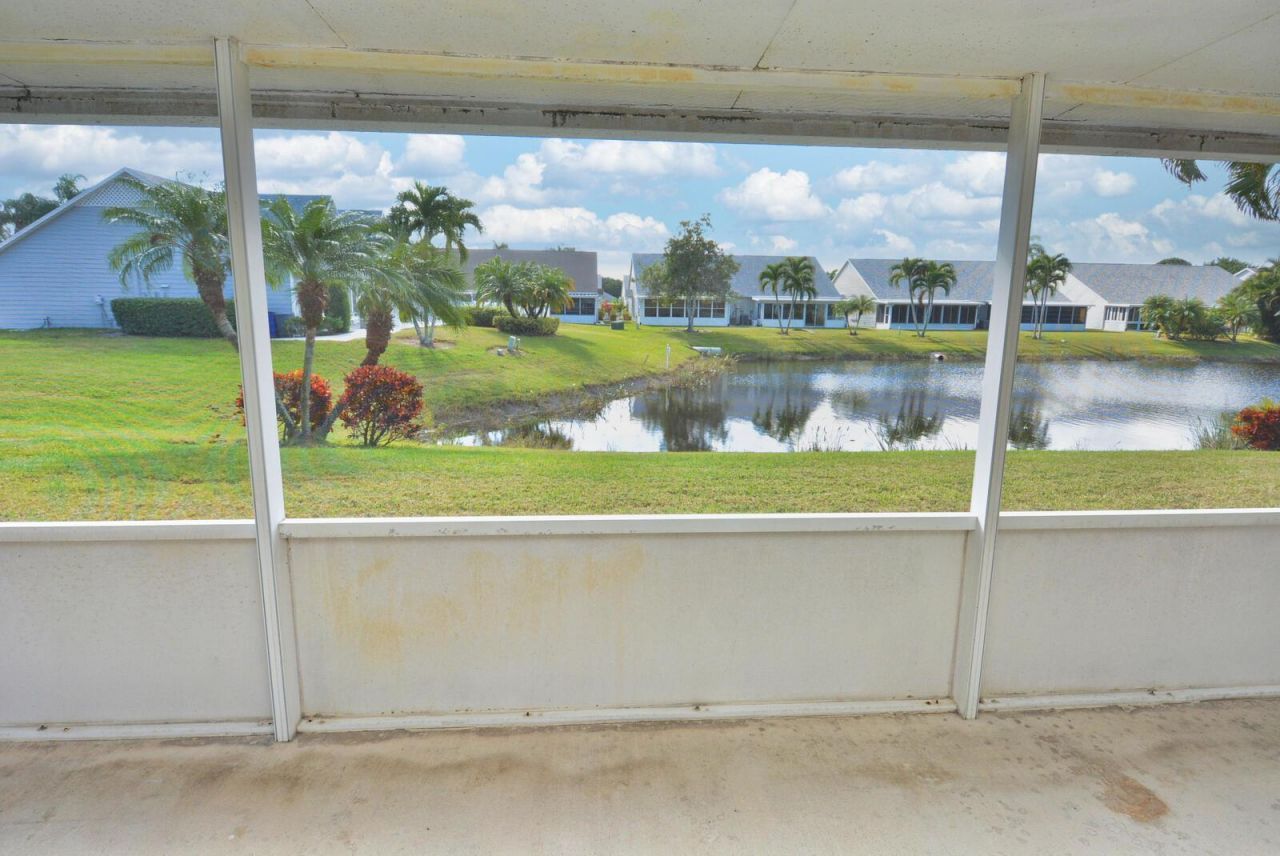 2544 SE Tropical East Circle E, Port Saint Lucie, FL 34952 Photo