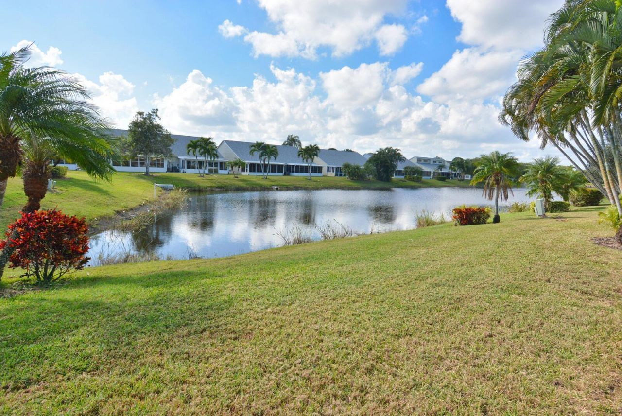 2544 SE Tropical East Circle E, Port Saint Lucie, FL 34952 Photo