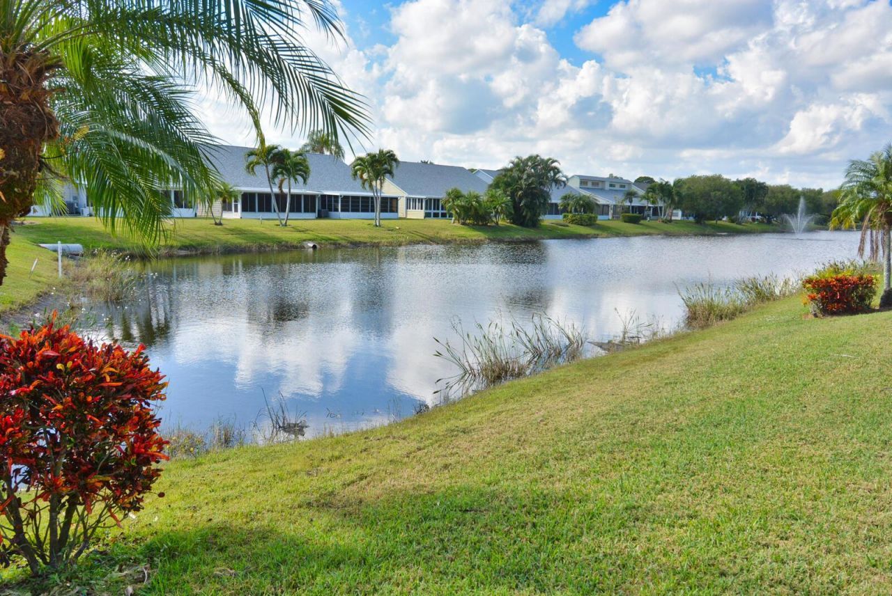 2544 SE Tropical East Circle E, Port Saint Lucie, FL 34952 Photo