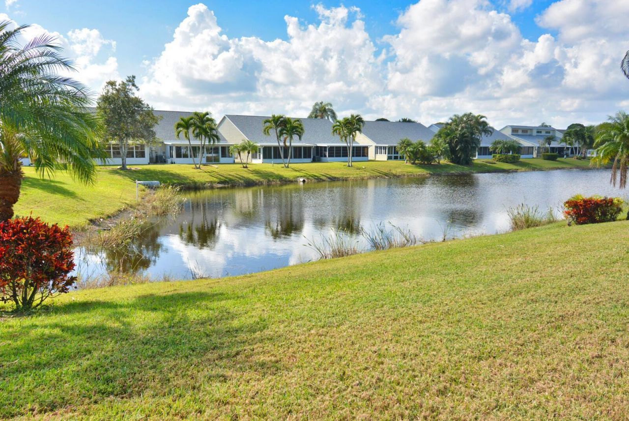 2544 SE Tropical East Circle E, Port Saint Lucie, FL 34952 Photo