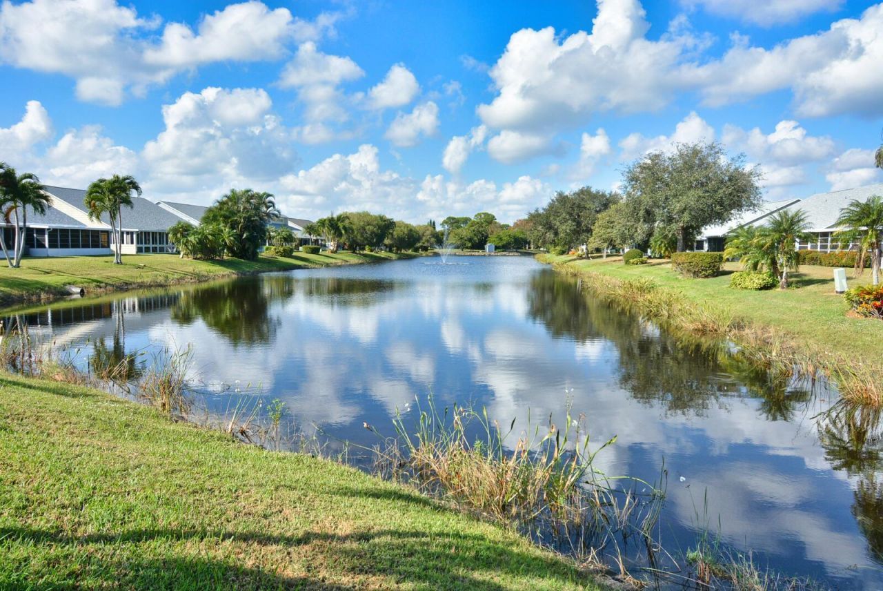 2544 SE Tropical East Circle E, Port Saint Lucie, FL 34952 Photo