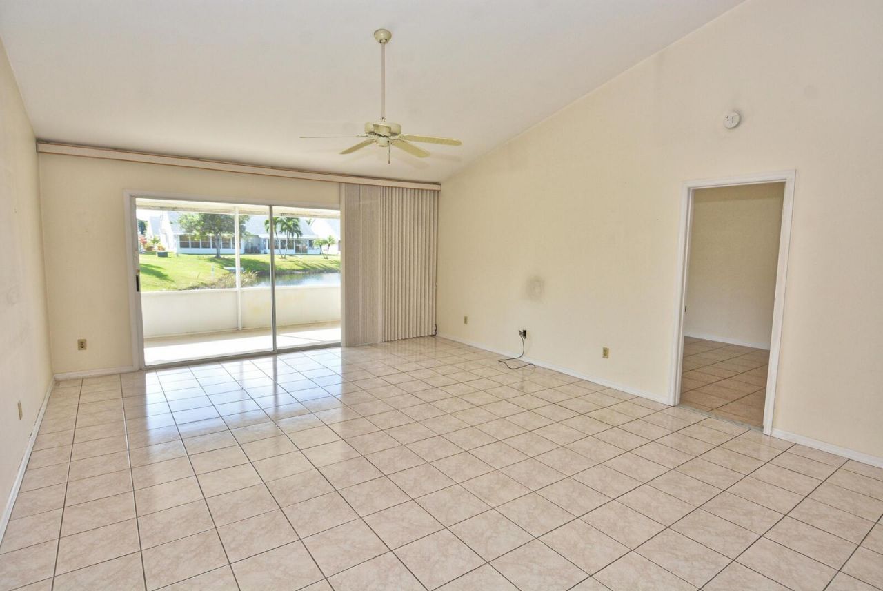 2544 SE Tropical East Circle E, Port Saint Lucie, FL 34952 Photo