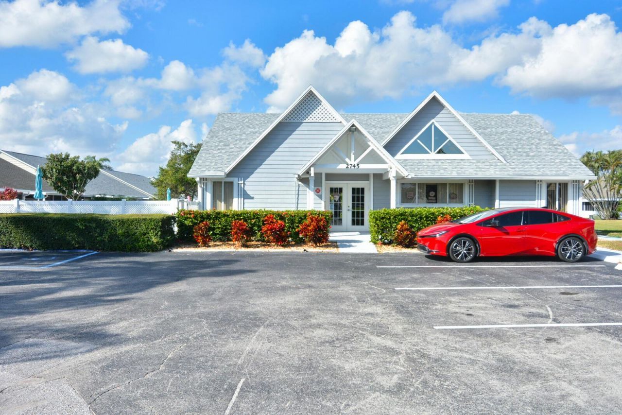 2544 SE Tropical East Circle E, Port Saint Lucie, FL 34952 Photo