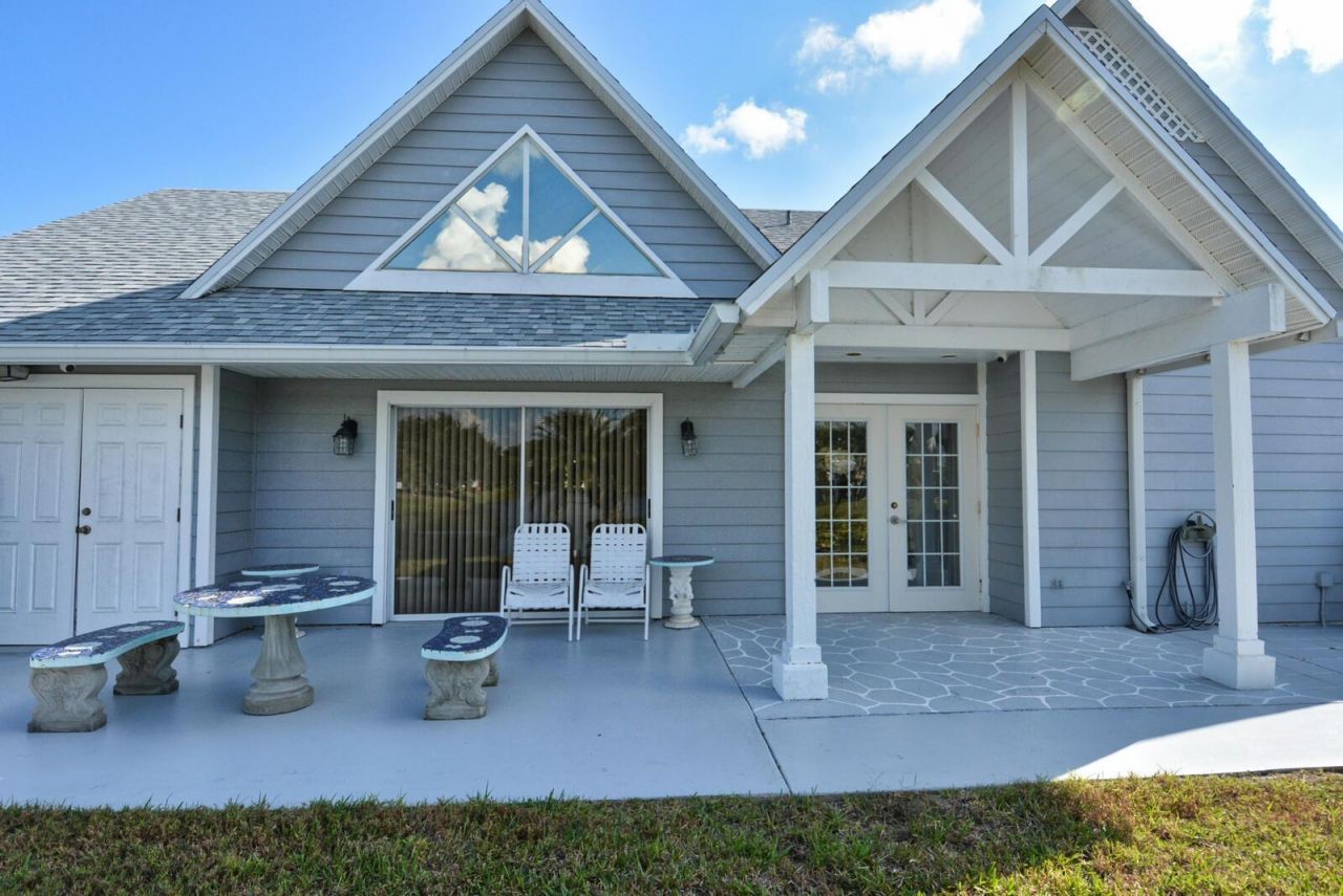 2544 SE Tropical East Circle E, Port Saint Lucie, FL 34952 Photo