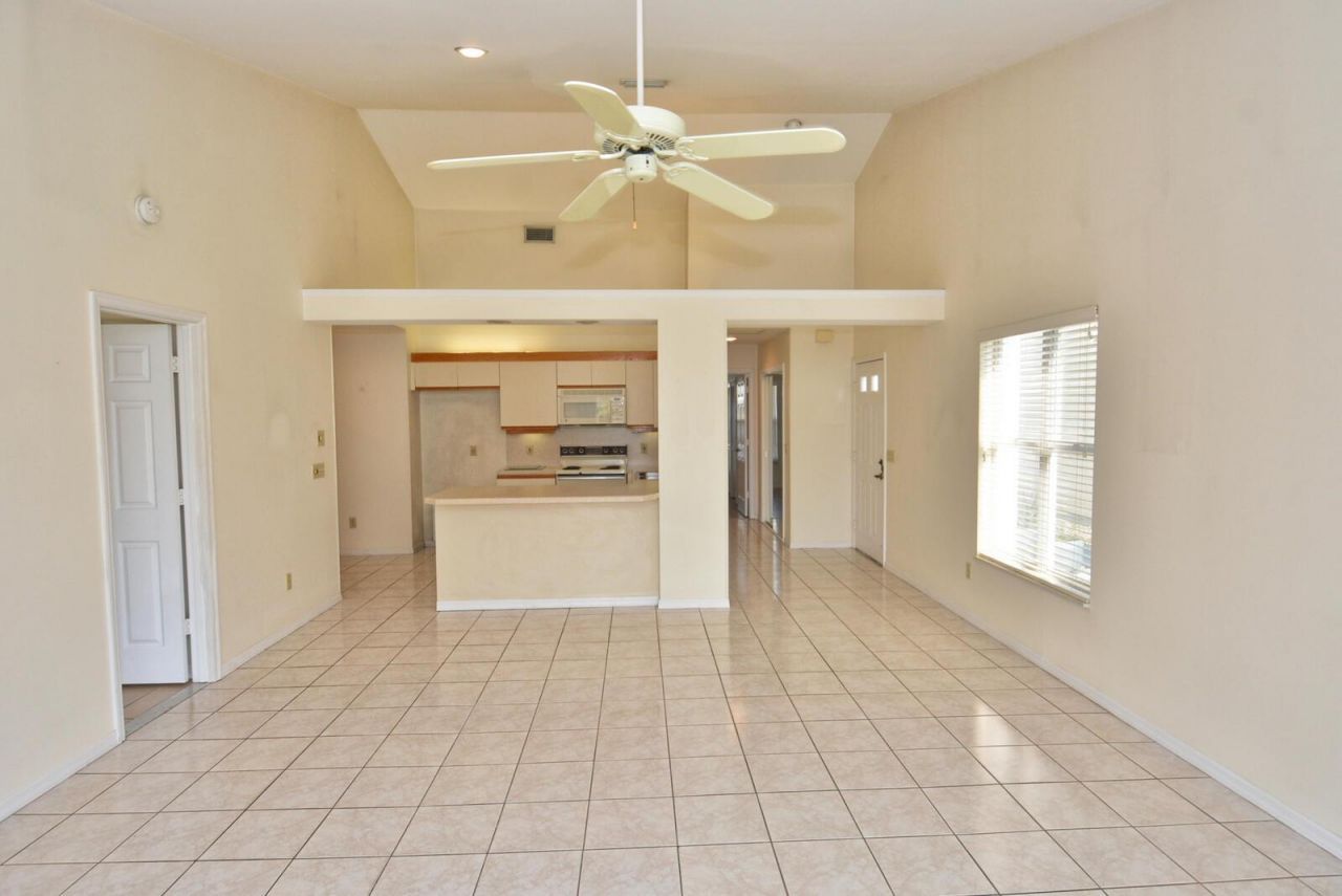 2544 SE Tropical East Circle E, Port Saint Lucie, FL 34952 Photo
